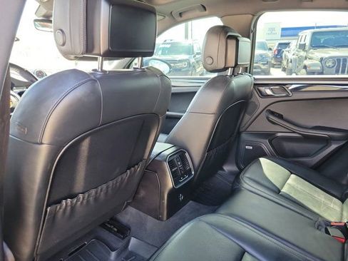 Used 2020 Porsche Macan image 13