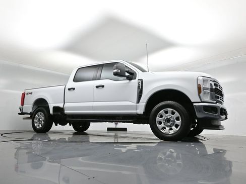 Certified 2024 Ford F250 XLT image 4