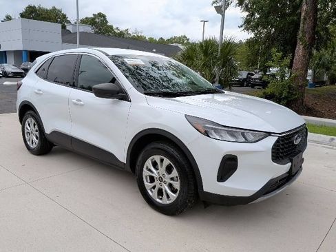 Certified 2024 Ford Escape Active AWD/4WD image 2