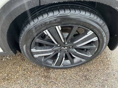 Used 2021 INFINITI QX50 Luxe w/ Appearance Package image 22