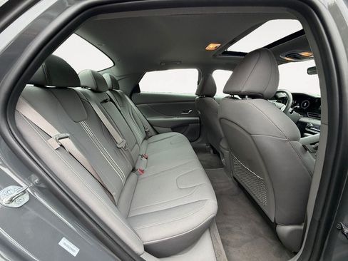 Used 2025 Hyundai Elantra SEL FWD image 23