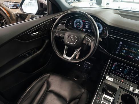 Used 2019 Audi Q8 Premium w/ Convenience Package AWD/4WD image 10