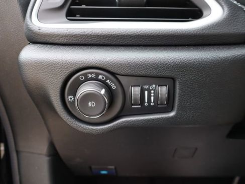 New 2026 Chrysler Pacifica Select FWD image 14