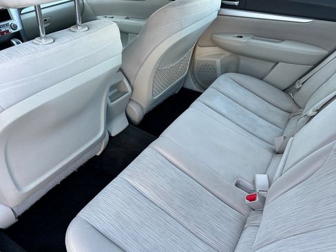 Used 2014 Subaru Legacy 2.5i w/ Alloy Wheel Package image 4