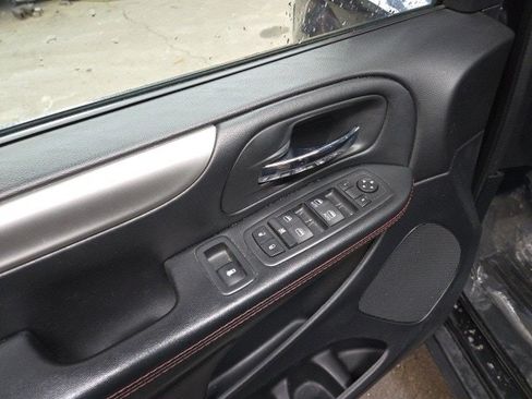 Used 2019 Dodge Grand Caravan GT image 58