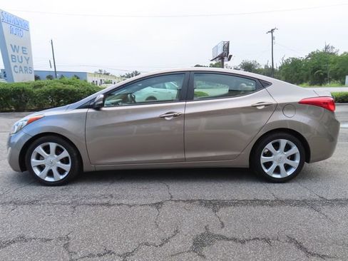 Used 2013 Hyundai Elantra Limited w/ Technology Pkg FWD image 3