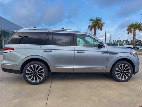 Used 2022 Lincoln Navigator Reserve image 38