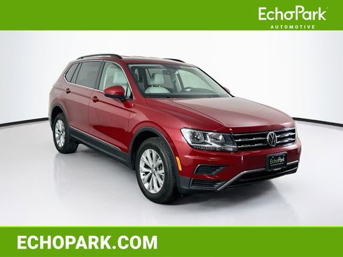 Used 2018 Volkswagen Tiguan SE w/ 3rd Row Seat Package AWD/4WD image 1