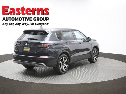 Used 2025 Mitsubishi Outlander SE FWD image 41