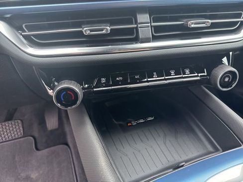 New 2026 Chevrolet Equinox EV LT AWD/4WD image 18