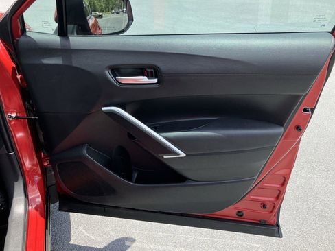 Certified 2023 Toyota Corolla Cross XLE image 32