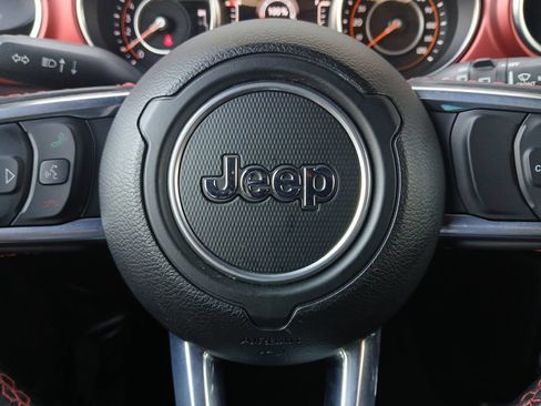 Used 2023 Jeep Wrangler Unlimited Rubicon w/ Cold Weather Group AWD/4WD image 5