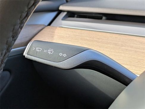 Used 2023 Tesla Model Y Long Range image 29