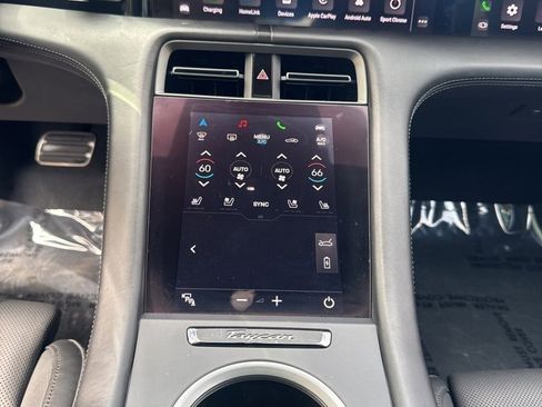 Used 2020 Porsche Taycan Turbo image 10