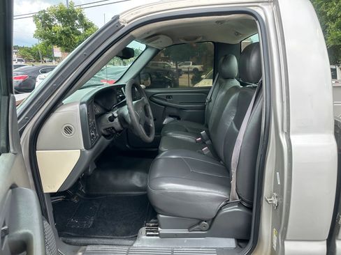 Used 2004 Chevrolet Silverado 1500 W/T image 11