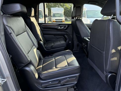 Used 2023 Chevrolet Suburban High Country image 27