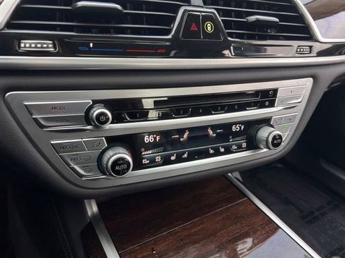 Used 2020 BMW 740i w/ Premium Package RWD image 28