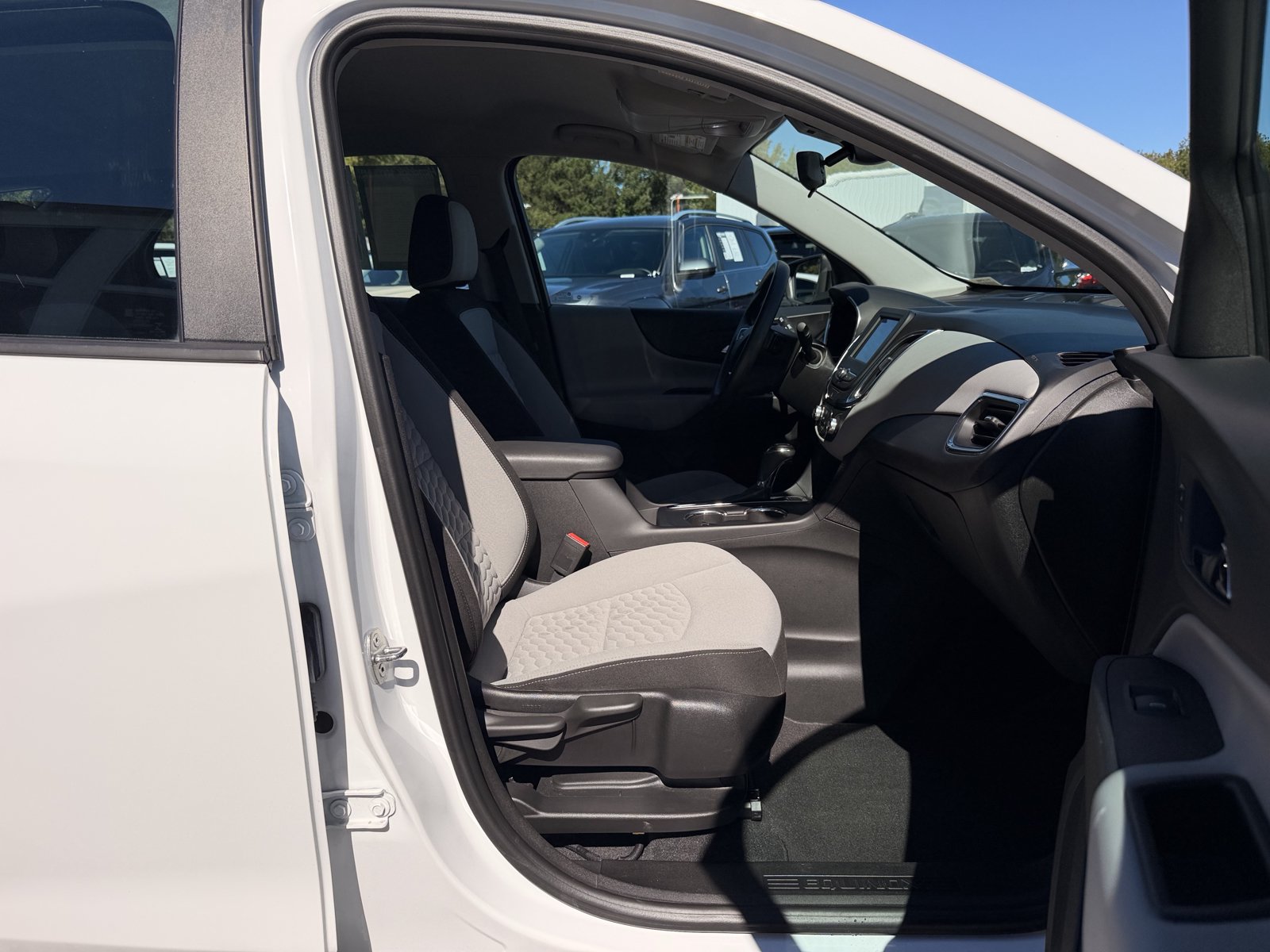 Used 2020 Chevrolet Equinox LS AWD/4WD image 31