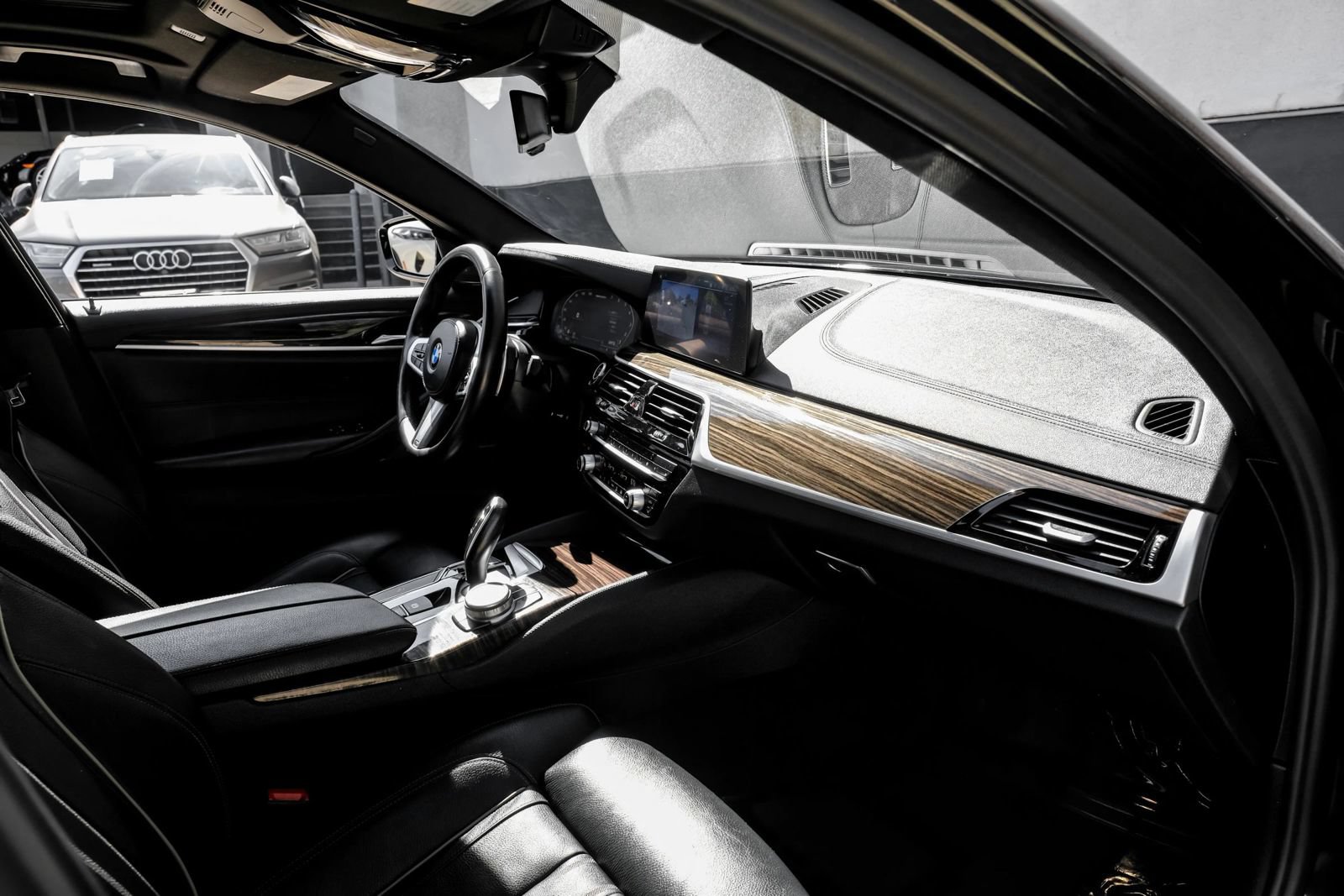 Used 2020 BMW M550i xDrive AWD/4WD image 15