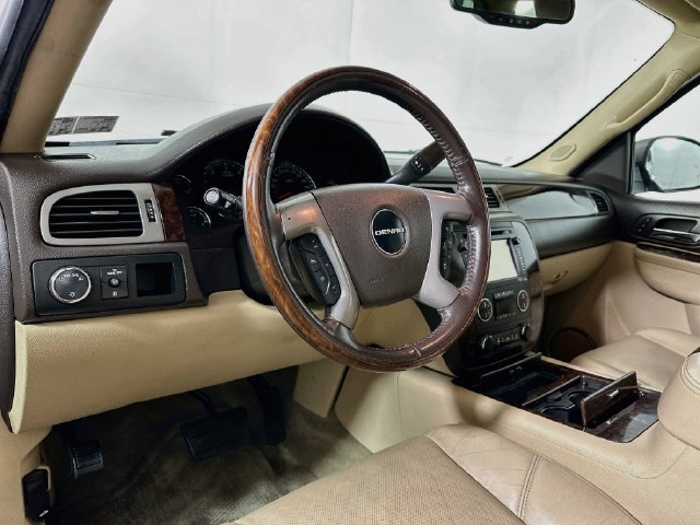 Used 2013 GMC Yukon XL Denali AWD/4WD image 11