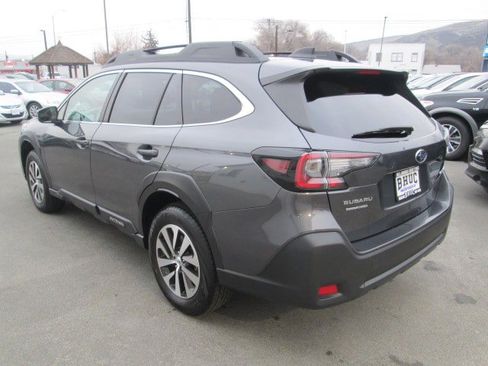Used 2025 Subaru Outback Premium image 4