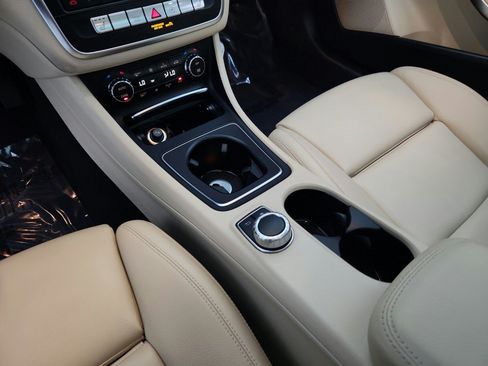 Used 2019 Mercedes-Benz CLA 250 image 22