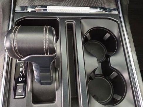 Used 2022 Ford F150 Lightning Platinum image 18