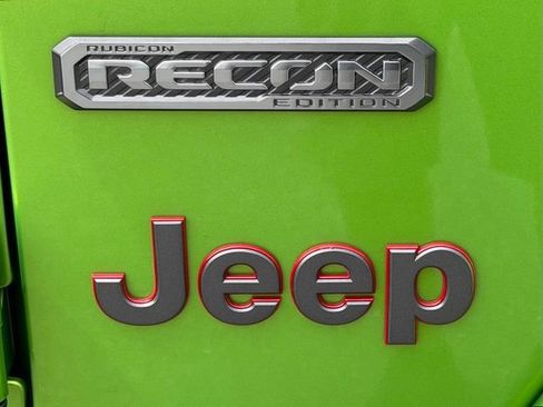 Used 2025 Jeep Wrangler Unlimited Rubicon AWD/4WD image 21