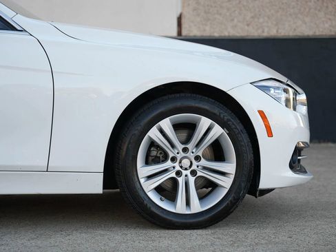 Used 2018 BMW 330i xDrive Sedan w/ Convenience Package image 9