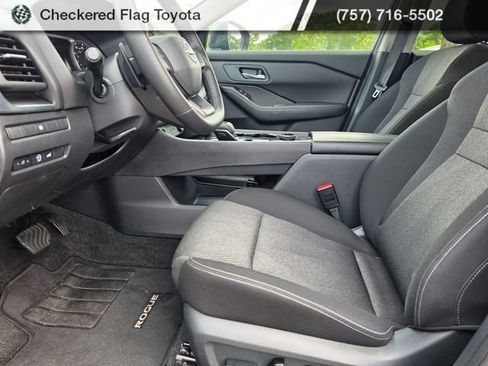 Used 2026 Nissan Rogue SV AWD/4WD image 8
