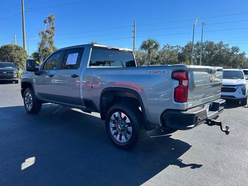 Used 2024 Chevrolet Silverado 2500 Custom w/ Custom Value Package image 4