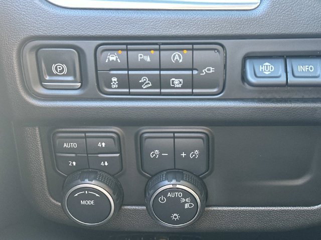 Certified 2021 Chevrolet Suburban High Country AWD/4WD image 17