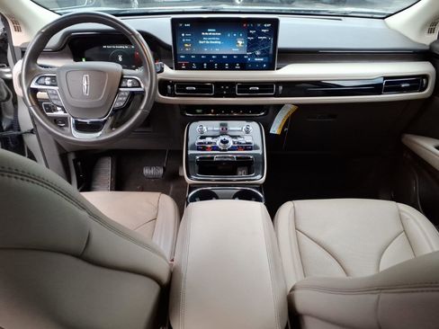 Certified 2023 Lincoln Nautilus Reserve image 24