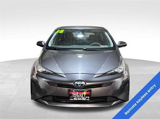 Used 2018 Toyota Prius Four FWD video 2