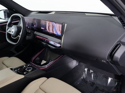 Used 2025 BMW X3 xDrive30i w/ Premium Package AWD/4WD image 9