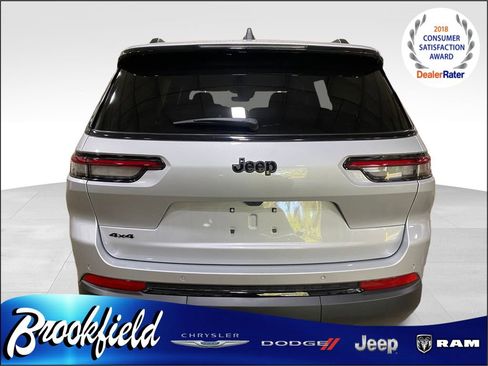 New 2025 Jeep Grand Cherokee L Laredo image 4