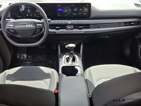 Certified 2025 Kia K4 FWD image 12