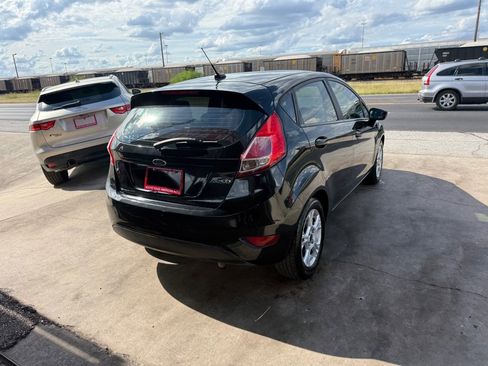 Used 2015 Ford Fiesta SE image 18