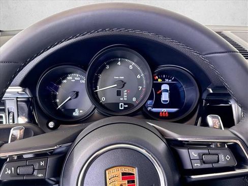 Certified 2026 Porsche Macan AWD/4WD image 15