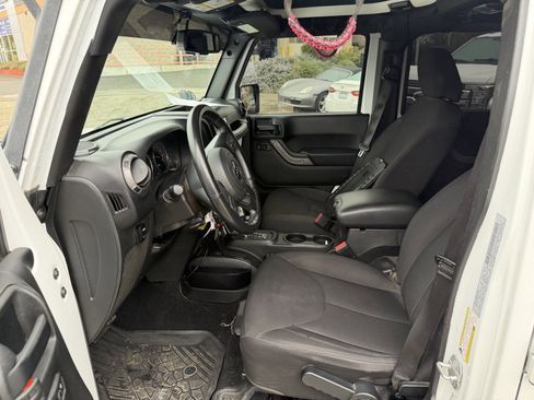 Used 2018 Jeep Wrangler Unlimited Sport S image 10