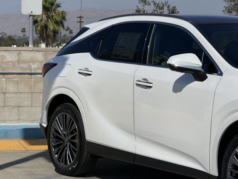 New 2026 Lexus RX 450h AWD image 5