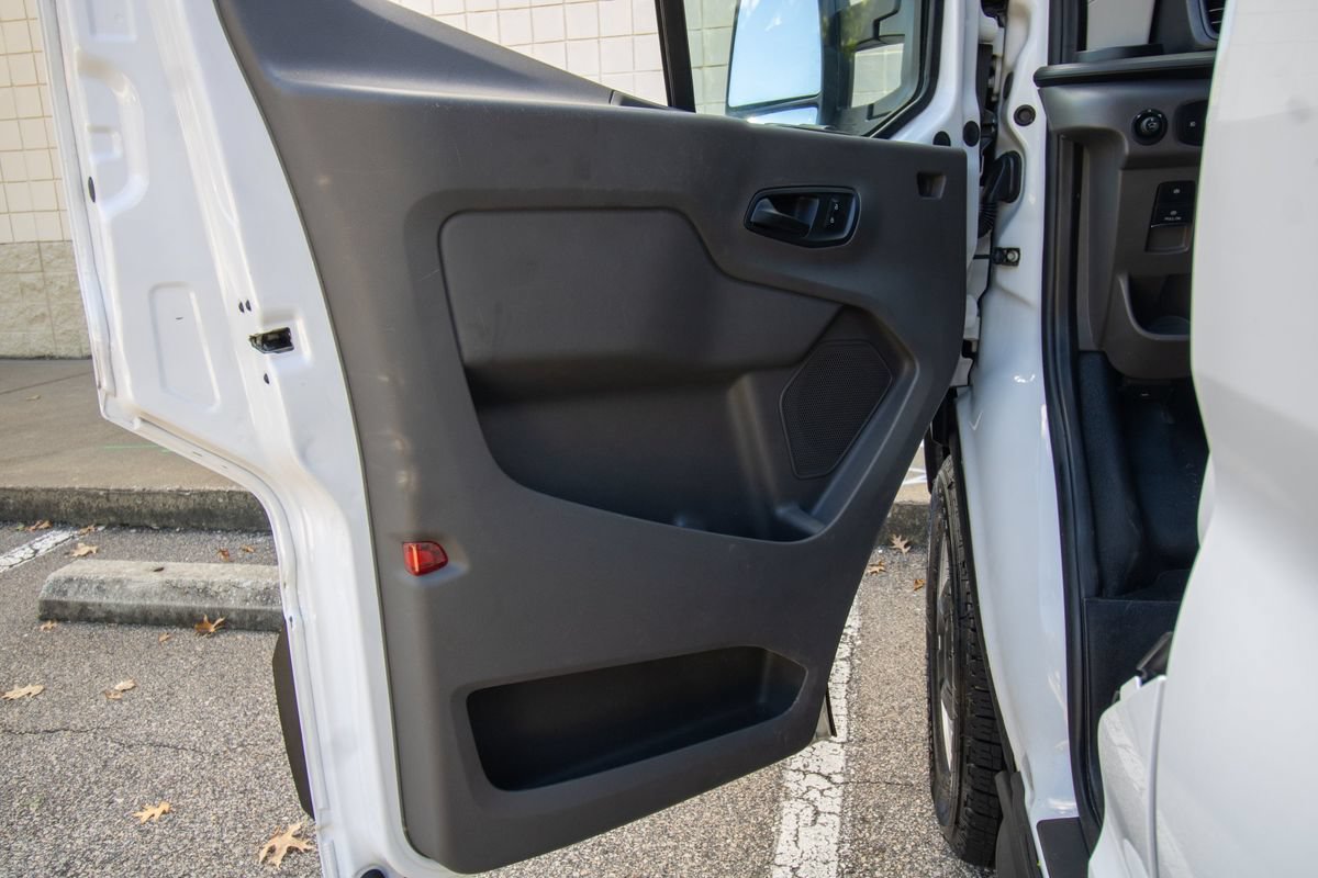 Used 2022 Ford Transit 250 Low Roof RWD image 10