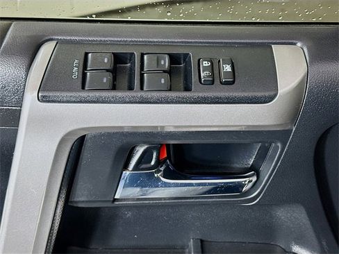 Used 2014 Toyota 4Runner Limited image 17