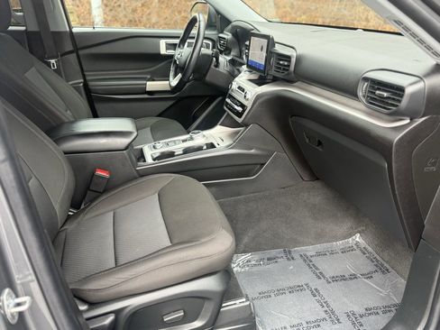 Used 2022 Ford Explorer XLT image 20