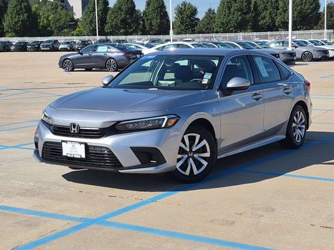 Used 2023 Honda Civic LX image 2