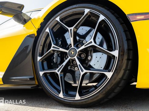 Used 2024 Lamborghini Revuelto AWD/4WD image 22