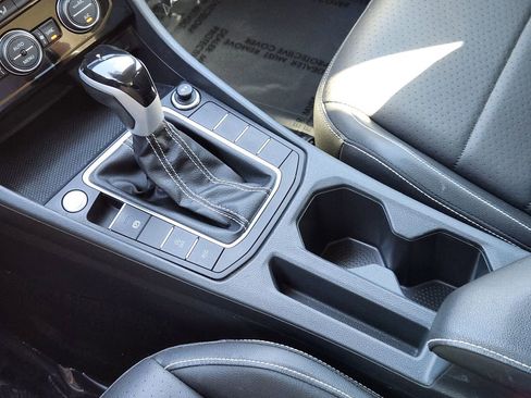 Used 2024 Volkswagen Jetta SE image 21