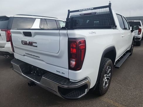 Used 2022 GMC Sierra 1500 SLE AWD/4WD image 2