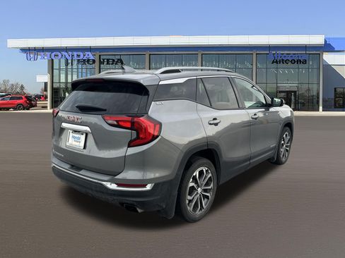 Used 2019 GMC Terrain SLT w/ Preferred Package FWD image 4