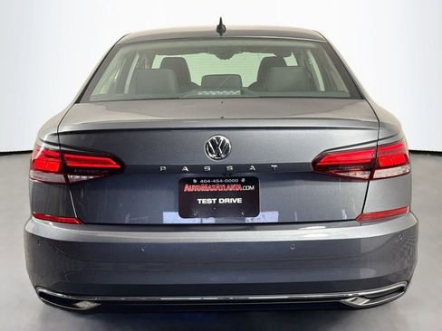 Used 2022 Volkswagen Passat 2.0T image 6